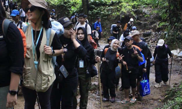 Berburu Durian Ke Baduy, Rasa Lebih Manis Dan Alami