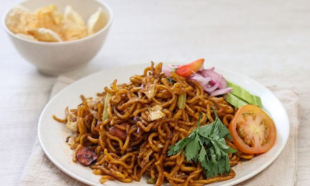 Mie Aceh, Pedas Gurih Nikmat Dengan Daging Atau Seafood