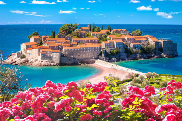 Pulau Sveti Stefan Destinasi Wisata Ikonik Di Montenegro