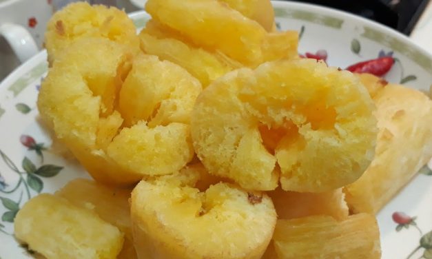 Singkong Goreng Merekah Camilan Renyah dan Empuk di Dalam