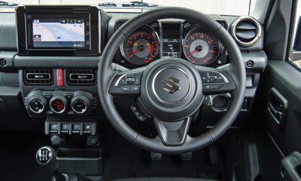 Suzuki Jimny Interiornya Sederhana, Nyaman Dan Tangguh