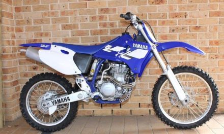 Yamaha YZ400F Motor Cross Dengan Kekuatan Dan Mesin 4-Tak