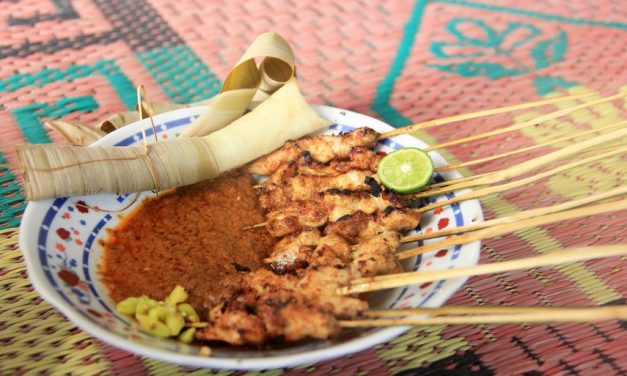 Kelezatan Sate Bulayak, Kuliner Legendaris Khas Lombok