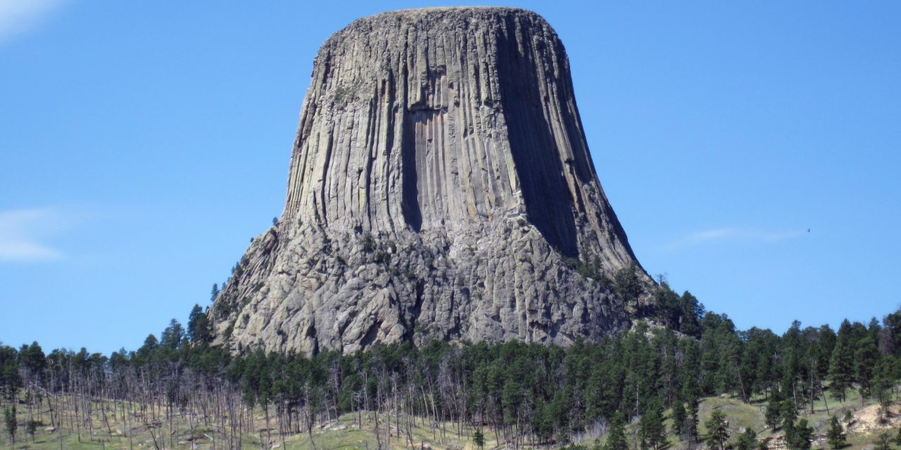 Sejarah Devils Tower Sebagai Warisan Budaya Suku Asli Amerika