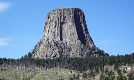 Sejarah Devils Tower Sebagai Warisan Budaya Suku Asli Amerika