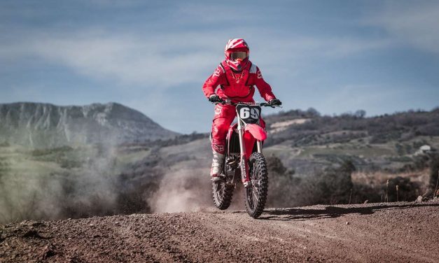 Aksi Ekstrem Motorcross, Antara Keberanian Dan Kecepatan