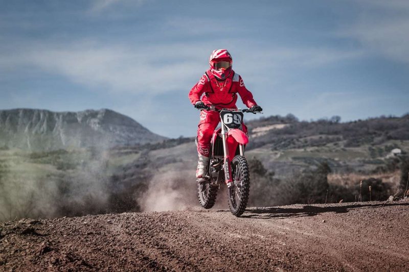 Aksi Ekstrem Motorcross