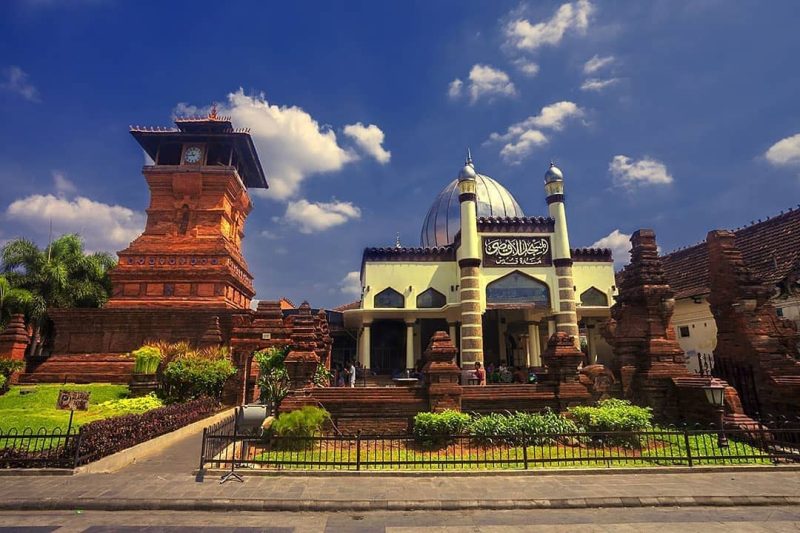 Deretan Masjid Tertua