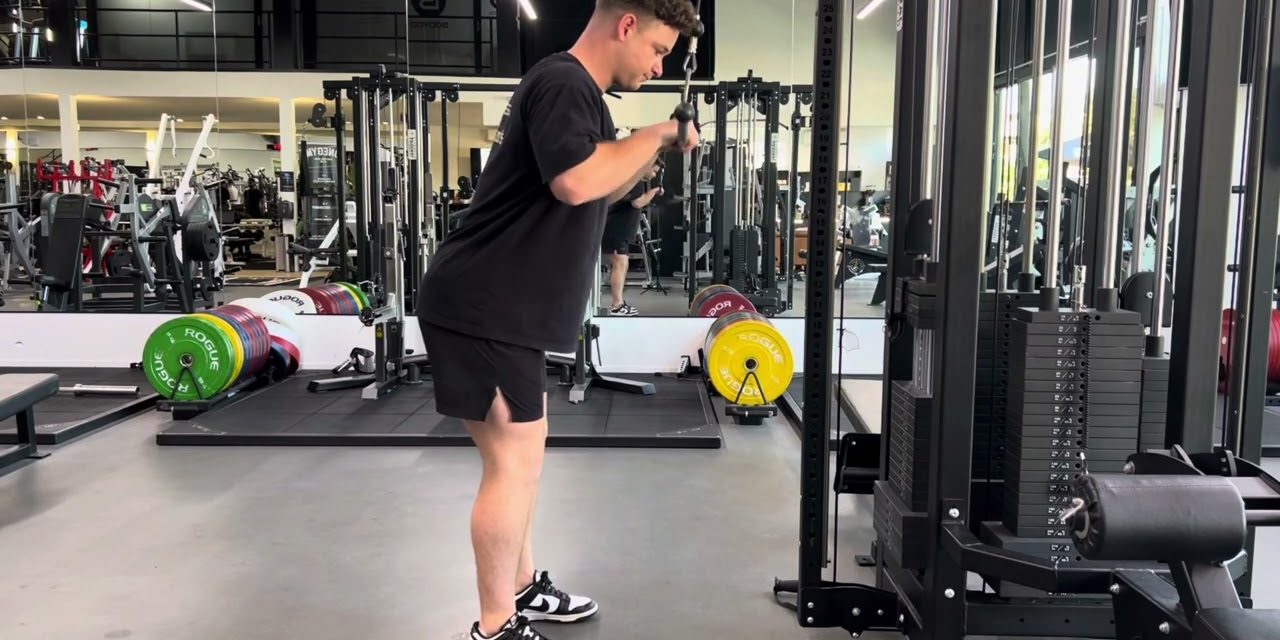 Tricep Pushdown Teknik Efektif Membentuk Lengan Anda