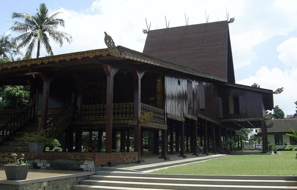 Rumah Bubungan Lima Arsitektur Tradisional Khas Bengkulu