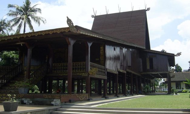Rumah Bubungan Lima Arsitektur Tradisional Khas Bengkulu
